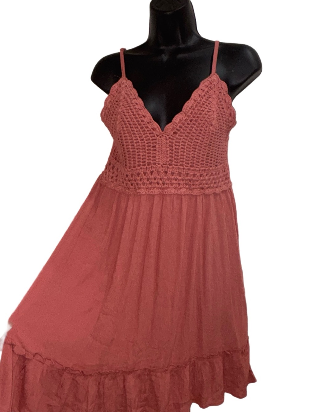 Sexy Crochet Bodice Spaghetti Strap Dress — Dusty Rose ⭐️NWT⭐️ - Picture 3 of 6